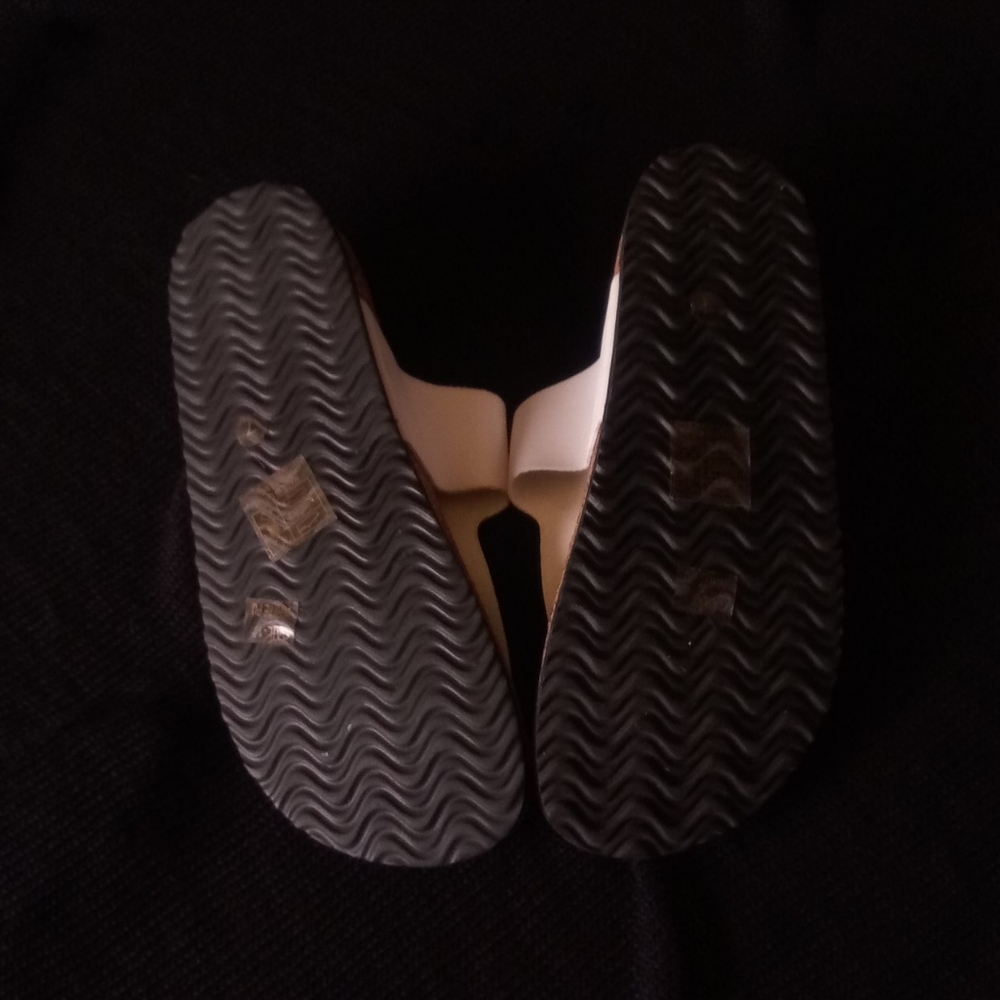 Shoes - Picture 2 of 3
